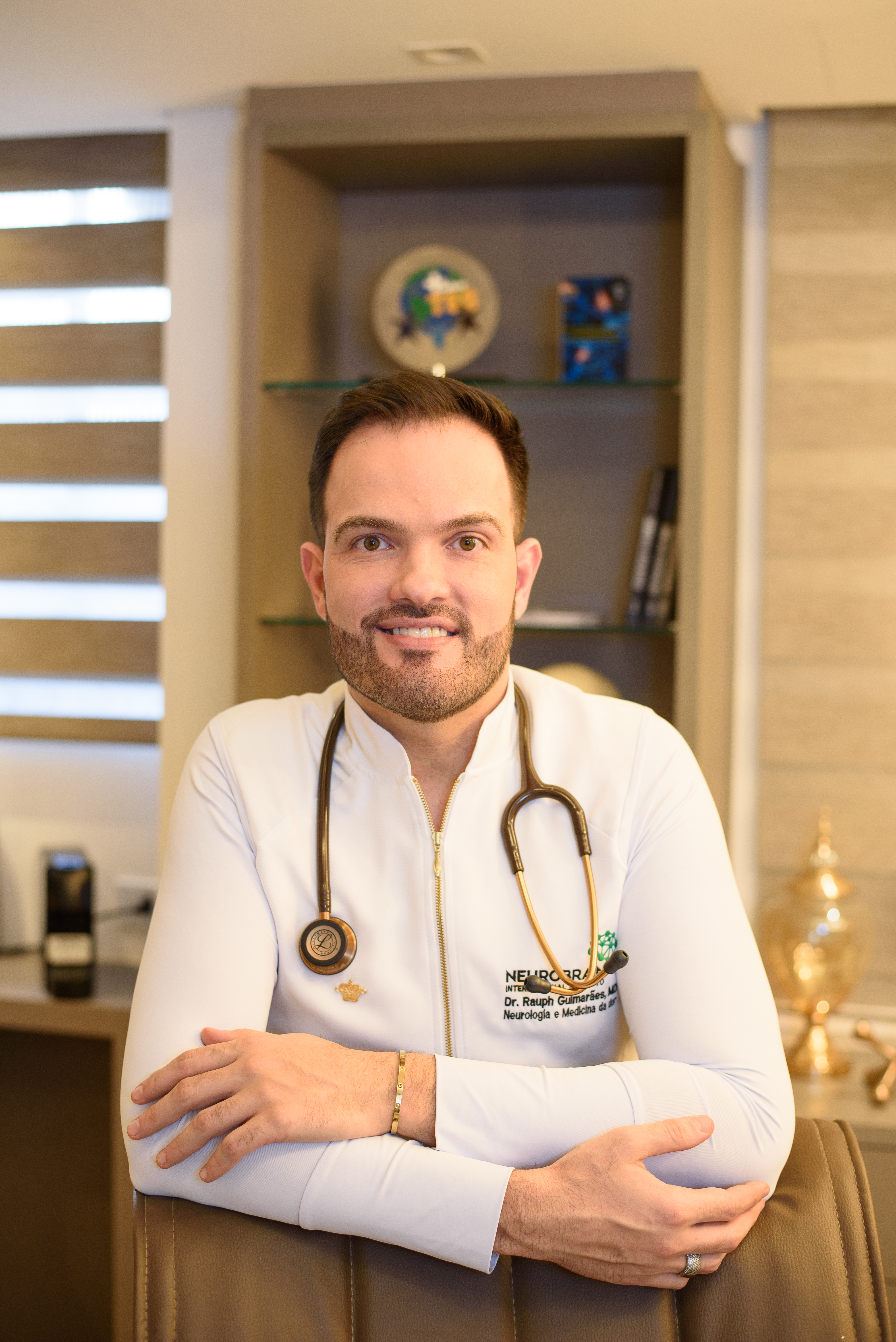 Dr. Rauph Guimarães — Neurologista
